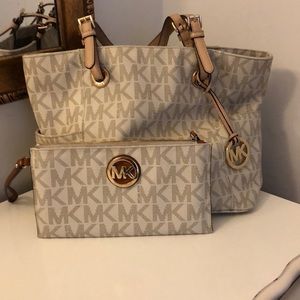 Micheal Kors Purse and Wristlet